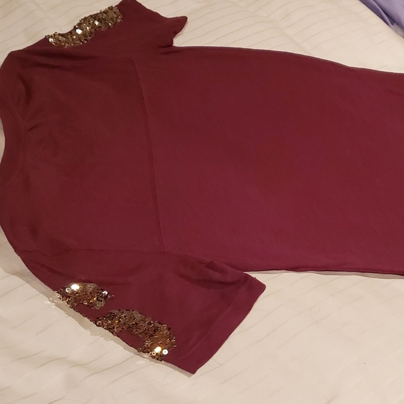 SALE** VS PINK Maroon & Gold sequin t-shirt - Picture 6 of 7